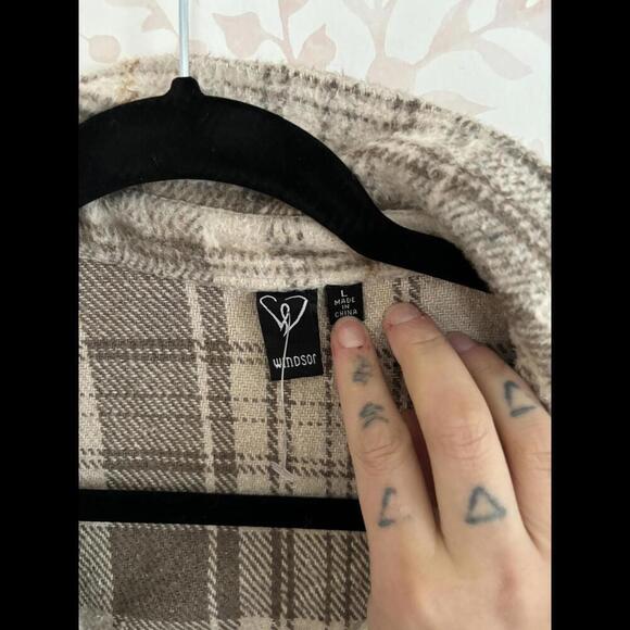 Windsor Warm Plaid Button-Up Shirt - Stylish Cozy L - Picture 5 of 6